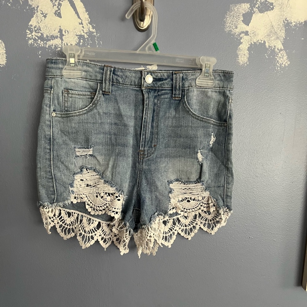 Almost Famous Size 5 Shorts Distressed Lace Trim Preowned